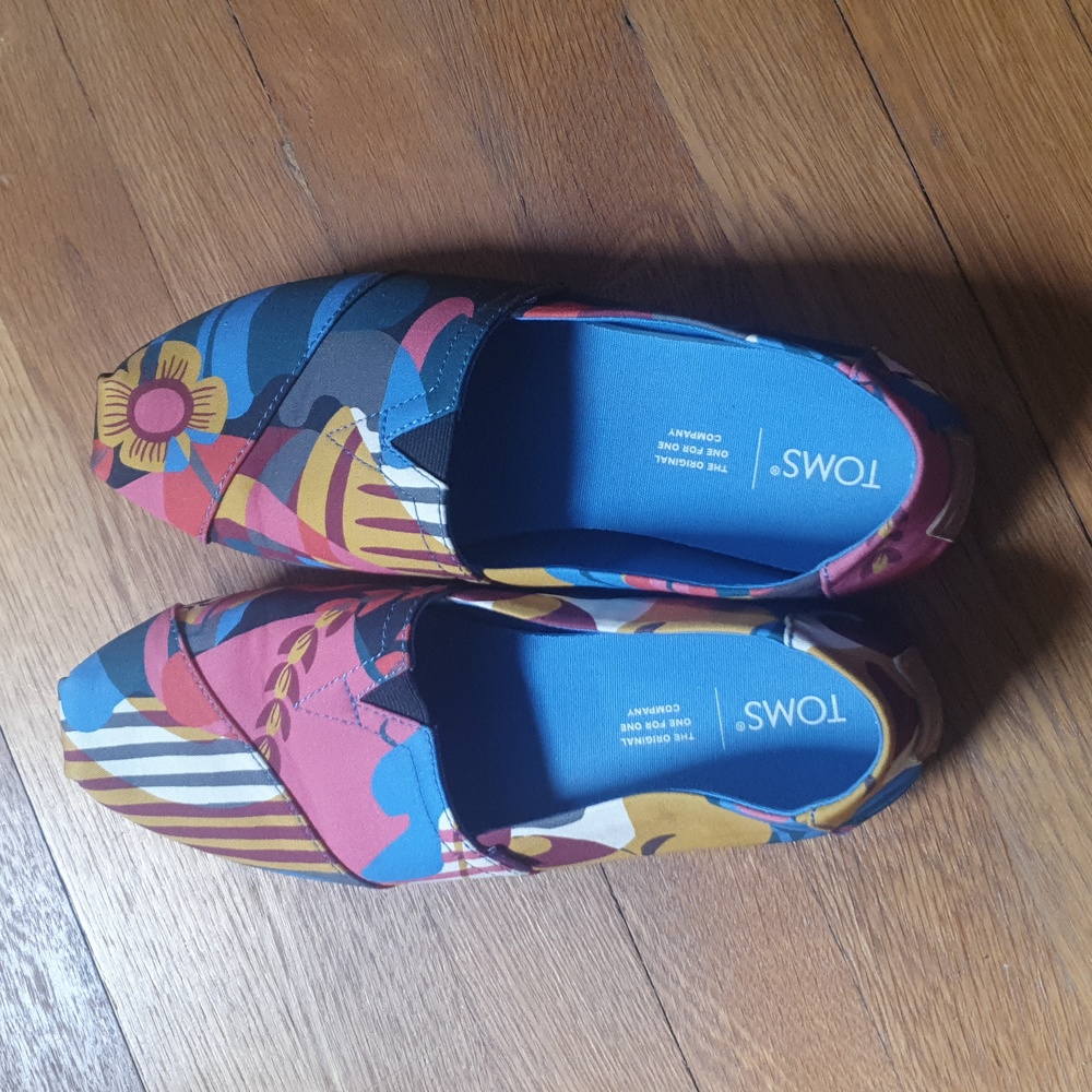 Size 8.5 Toms Alpargatas Liberty Collaboration